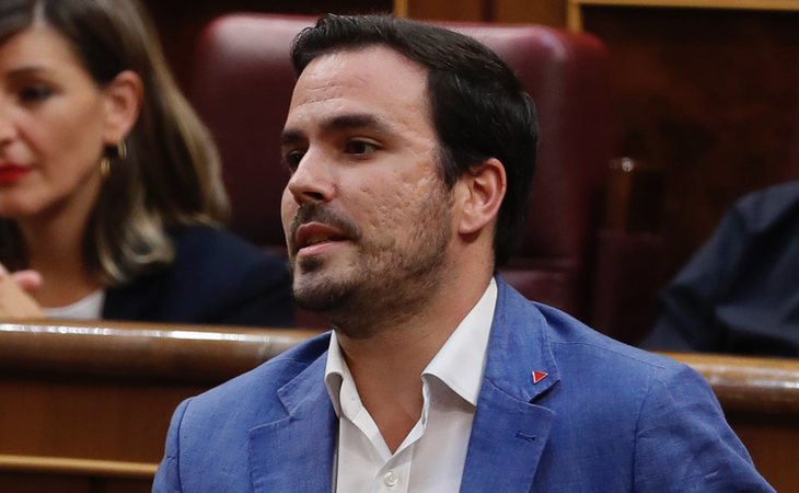 Alberto Garzón se ABSTIENE en la investidura de Pedro Sánchez