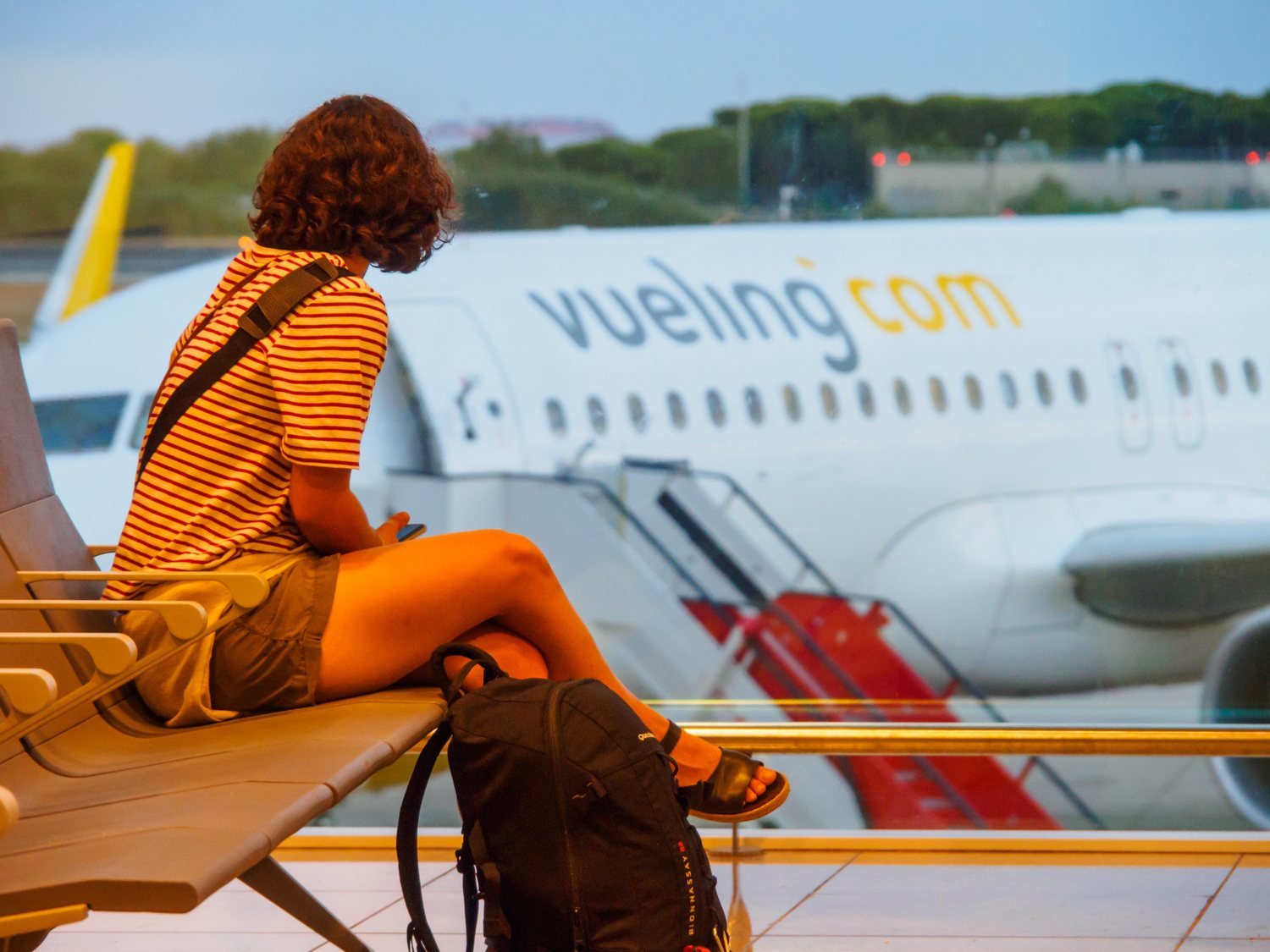 Vueling impide volar a una pasajera por vestir un body escotado