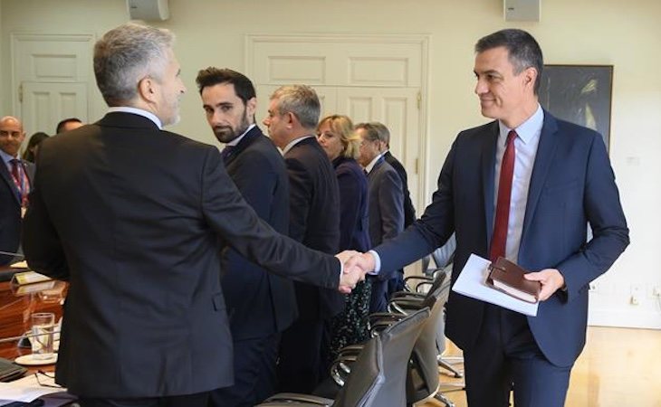 Pedro Sánchez junto a Marlaska en la reunión del Comité de Coordinación de la situación en Cataluña | Fuente: La Moncloa