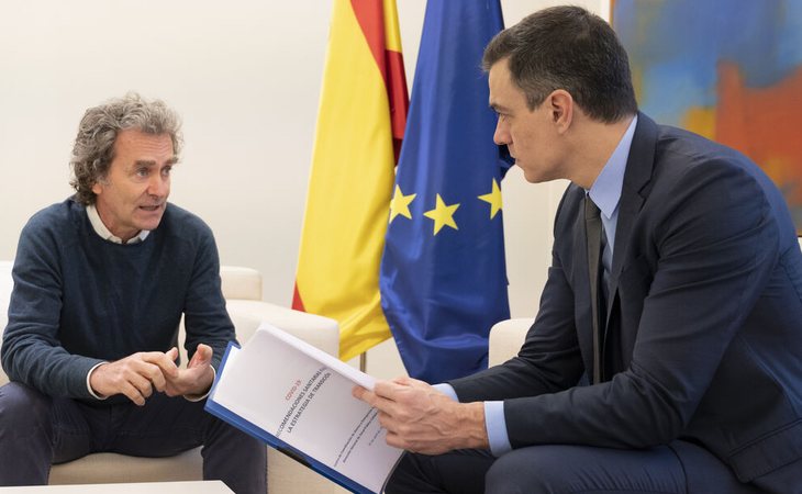 Pedro Sánchez defiende a Fernando Simón: 'me siento orgulloso y afortunado de todo el trabajo que está haciendo al frente de su departamento'