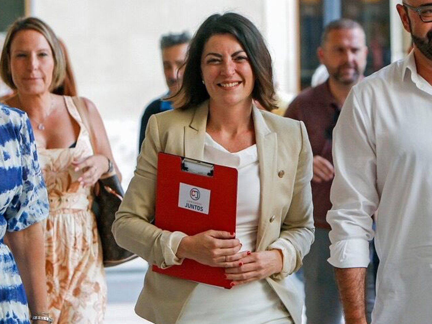 Macarena Olona inicia la campaña electoral en un prostíbulo: "Un lugar habitual para políticos"