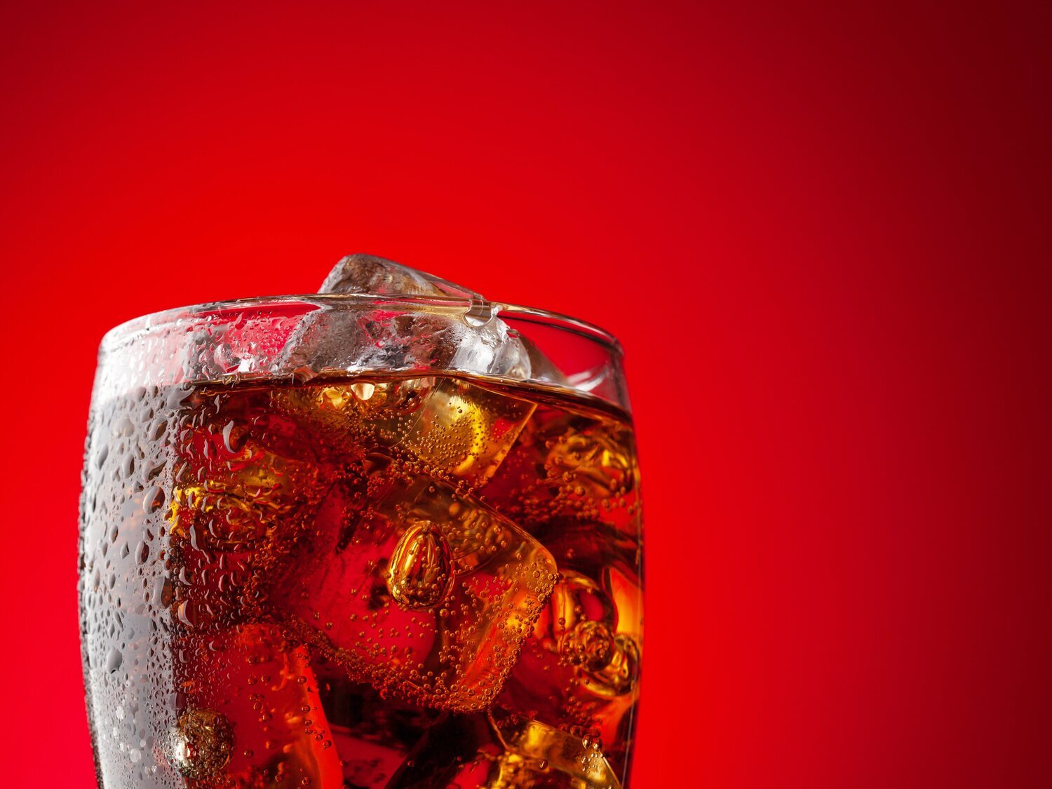 Coca-Cola no quitará el aspartamo de sus bebidas 'zero' que podría ser cancerígeno, según la OMS