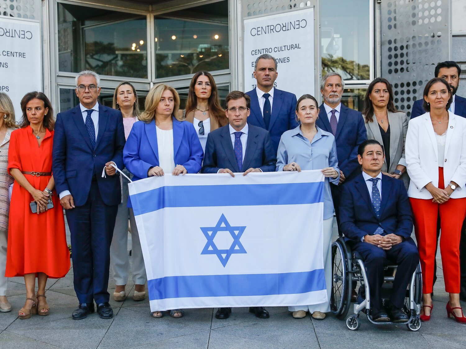 Madrid, con PP y VOX, aprueba otorgar la Medalla de Honor a Israel, que continúa bombardeando Gaza