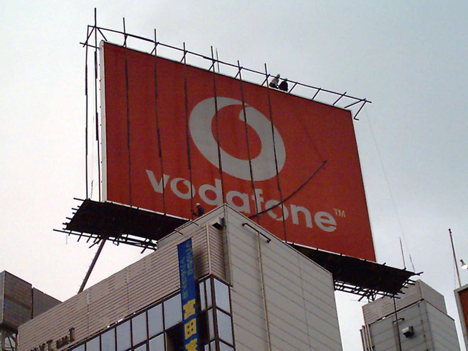 El fondo británico Zegona compra Vodafone España por 5.000 millones de euros