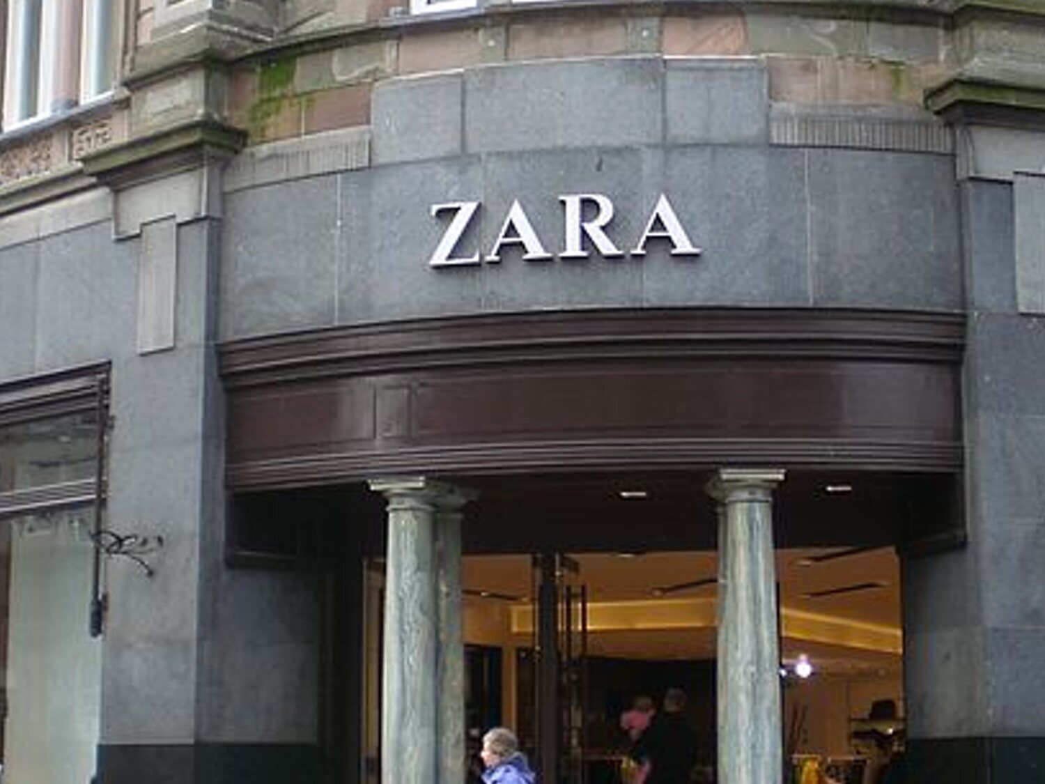 Inditex cierra tiendas en España: desaparecen 585, principalmente Zara y Bershka