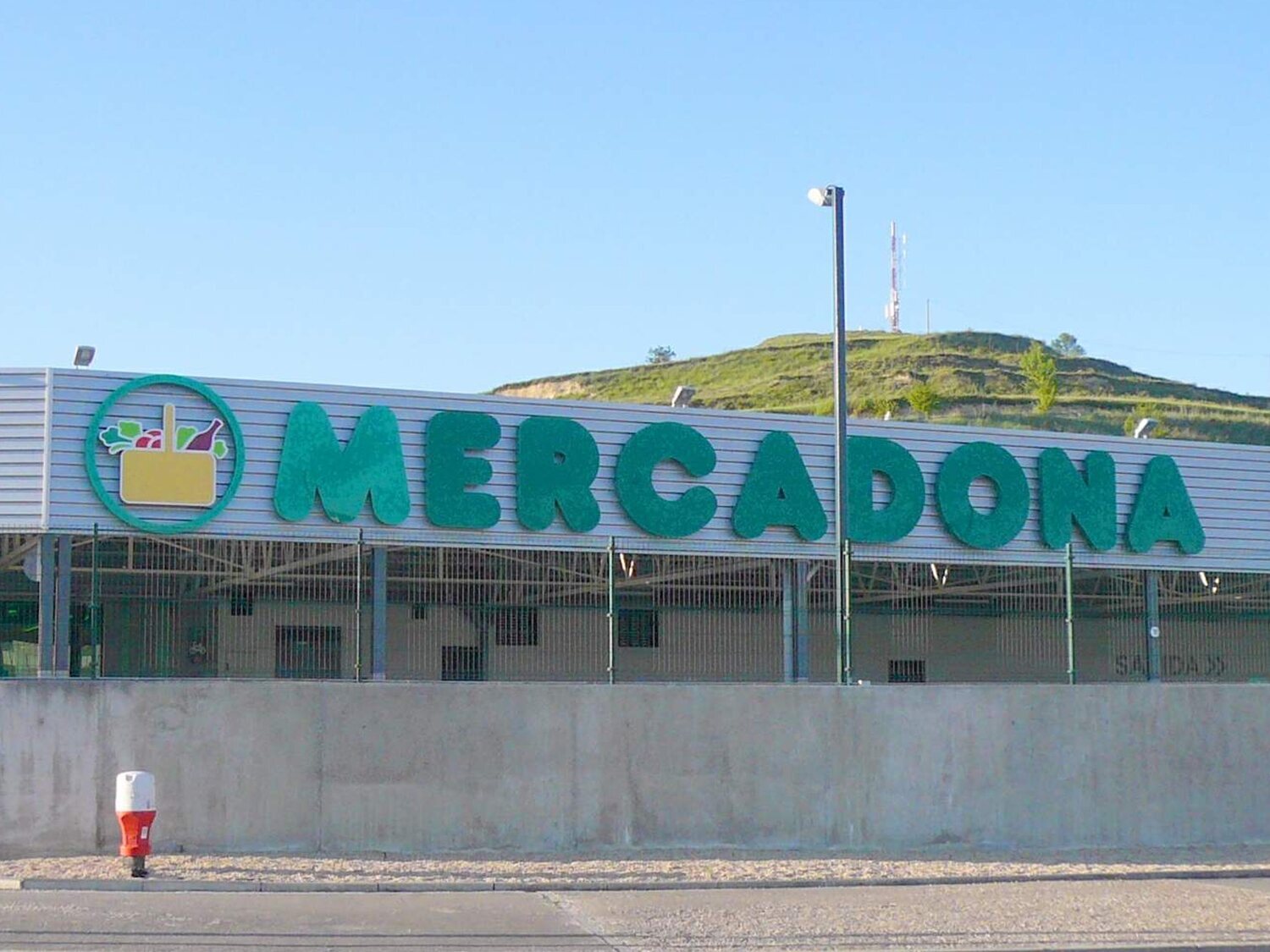 Mercadona retira de la venta estos snacks, sopas, salsas, pizzas y dulces de todos sus supermercados