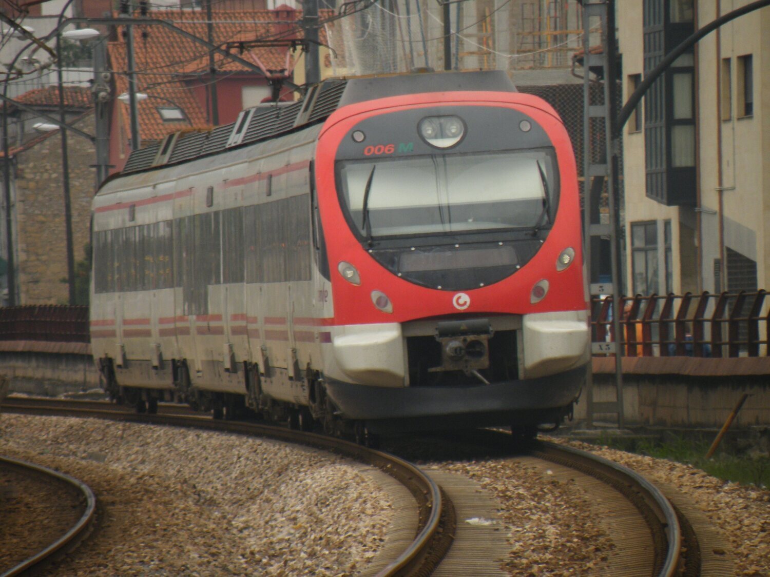 Avería en Cercanías Madrid: el corte de un cable afecta a múltiples líneas y Metro refuerza el servicio