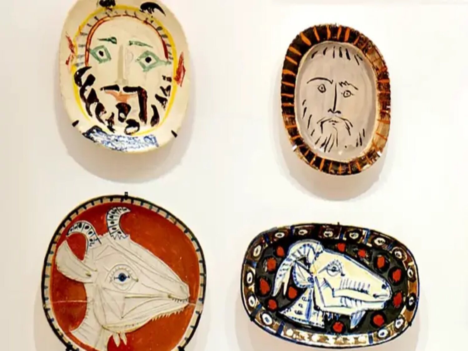 Una mujer compra unos platos de segunda mano por seis dólares y descubre que eran de Picasso