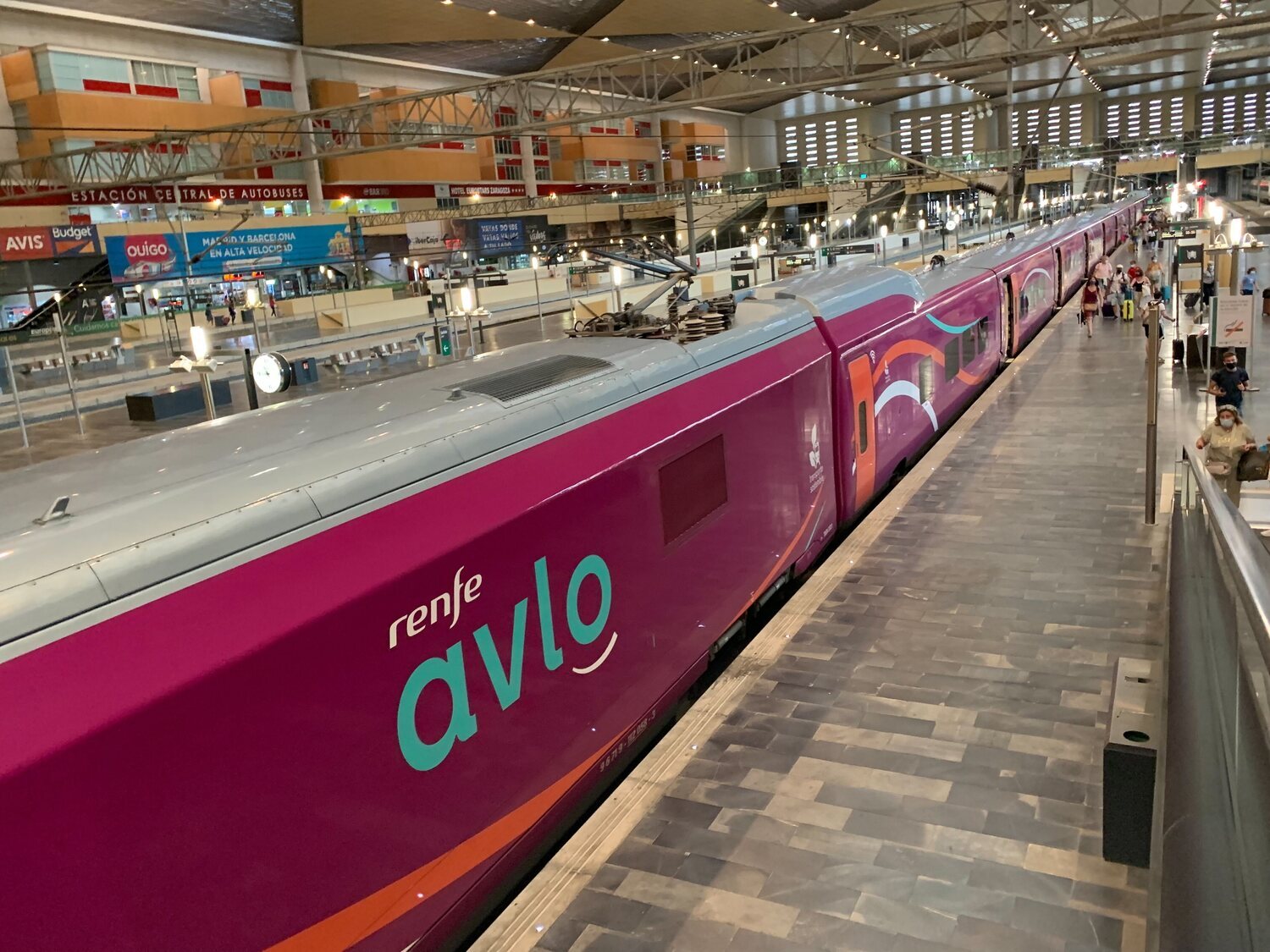 Renfe anuncia el tren de alta velocidad 'low cost'  AVLO en la nueva ruta de moda