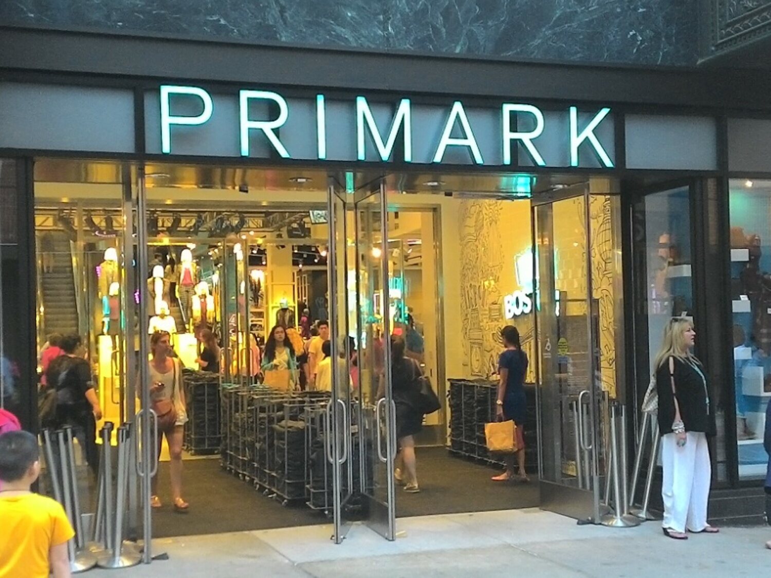 Primark cambia su logo tras abrir una tienda de 5 plantas en Madrid: su imagen desde ahora