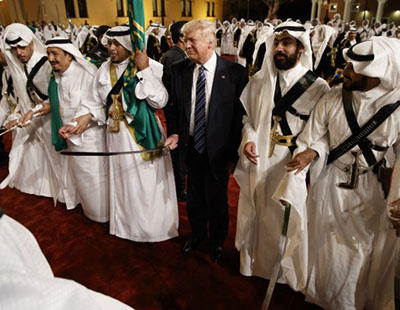Donald Trump venderá 110.000 millones de dólares en armas a Arabia Saudí