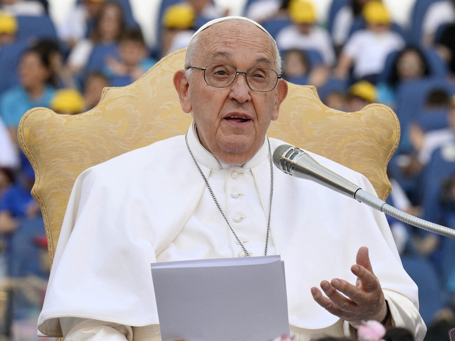 Nueva declaración homófoba del Papa: "En el Vaticano se respira un ambiente de mariconería"