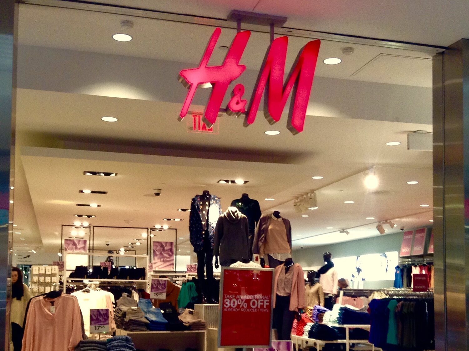 H&M se desploma en Bolsa: la multinacional se hunde frente a las previsiones