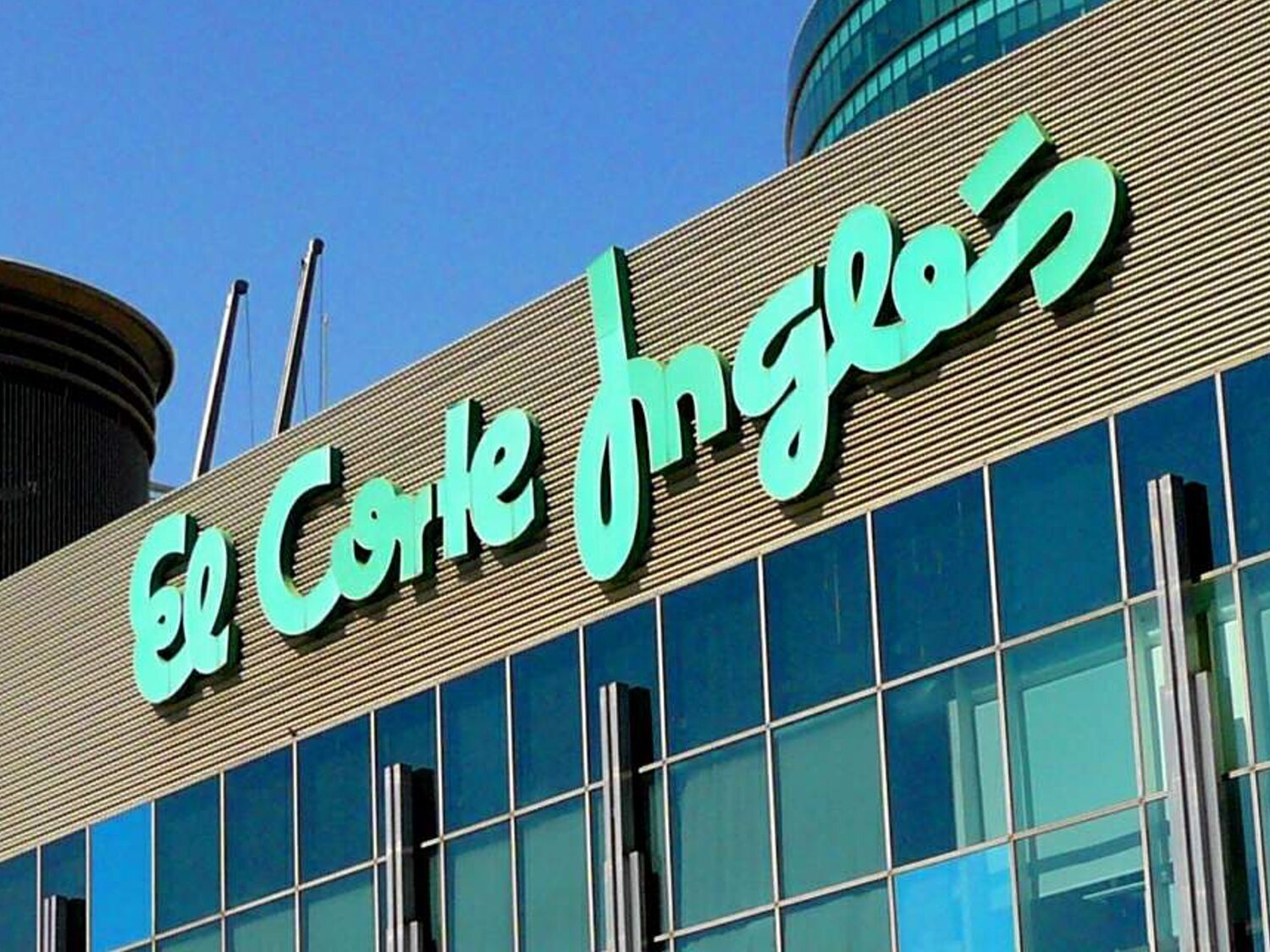 El drástico movimiento de El Corte Inglés ante la posible salida de su inversor