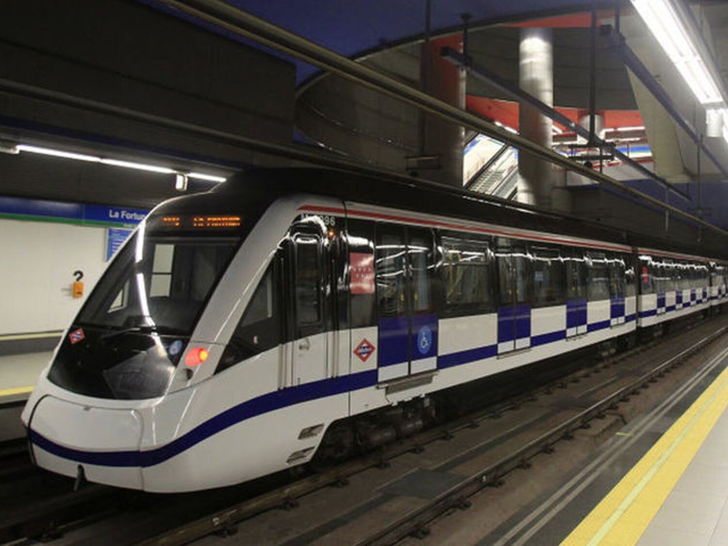 Metro de Madrid corta la Línea 6 entre Guzmán el Bueno y Argüelles por una "incidencia"