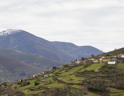 Dimite un concejal socialista en Asturias tras empotrar su coche contra propiedades de miembros del PP