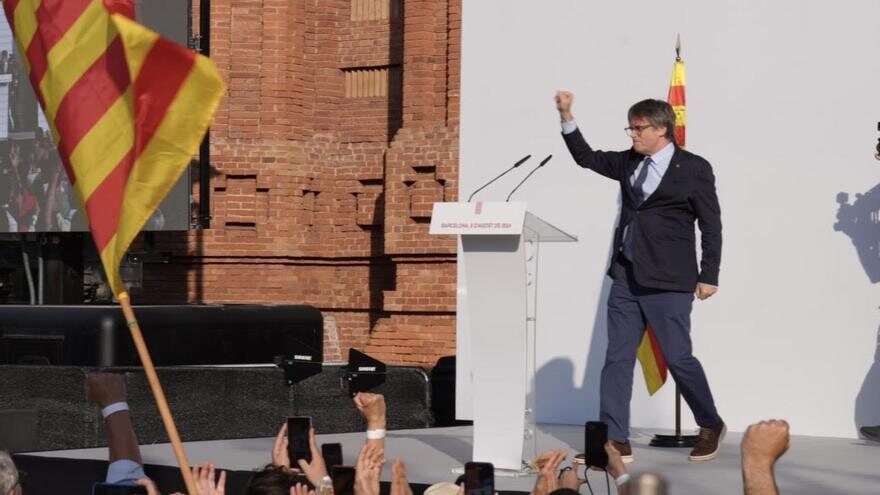 Los Mossos activan la operación Jaula y cierran todas las salidas de Barcelona para evitar que Puigdemont pueda escapar. El ex presidente está ...