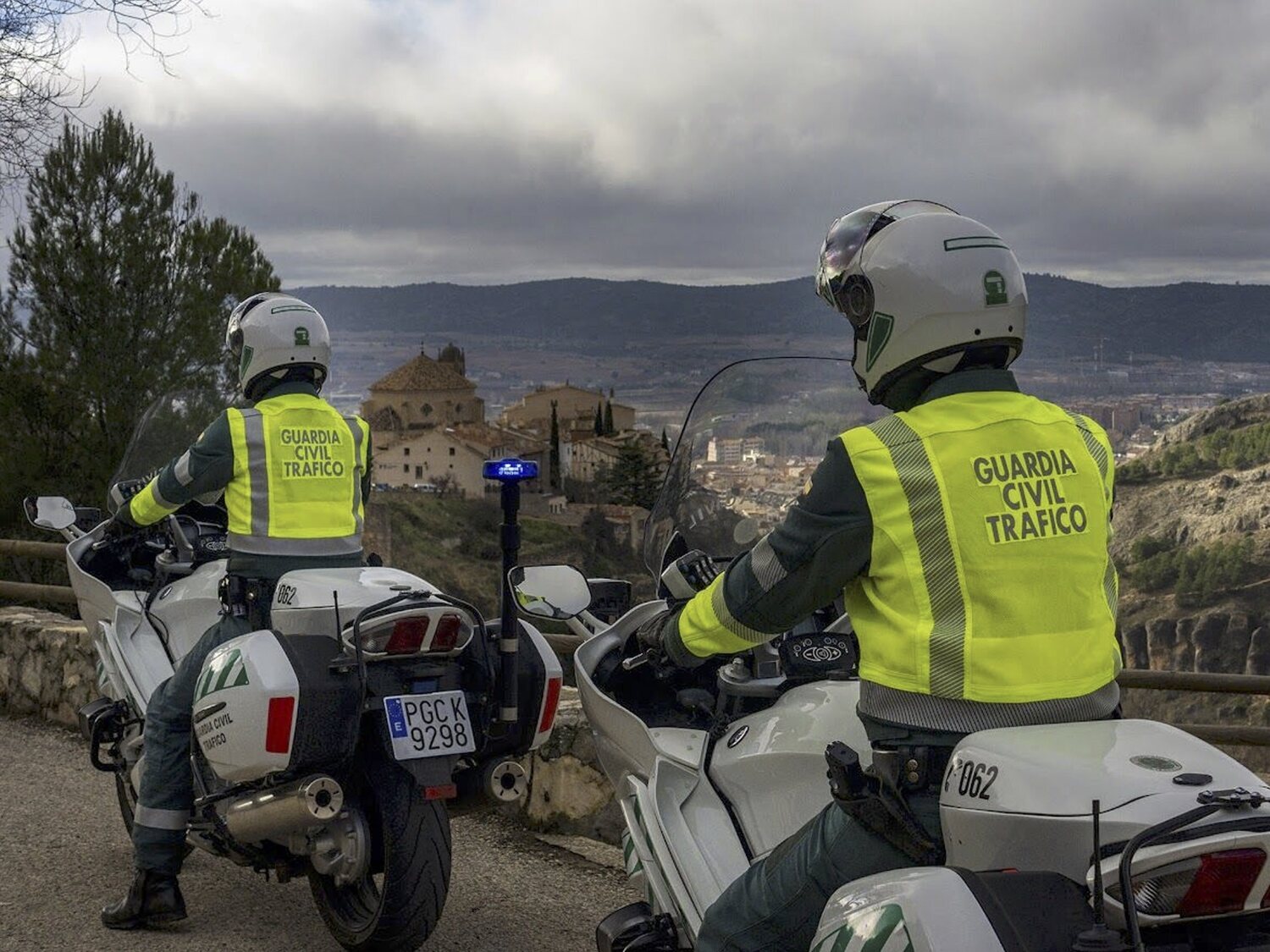 La Guardia Civil detiene a dos agentes por robar el dinero de las multas