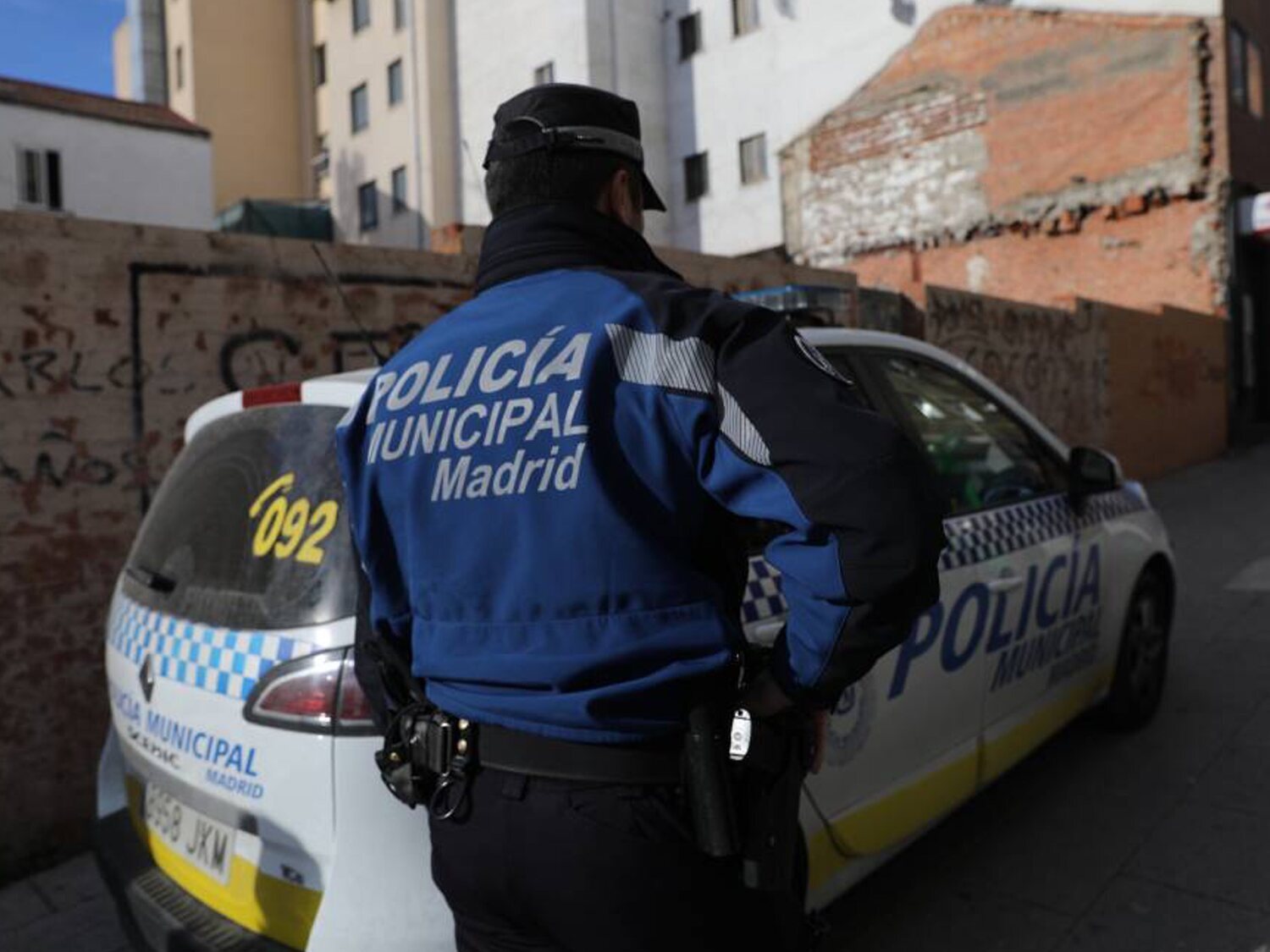 Detenido un hombre por matar a un joven en San Blas incrustándole una botella en la axila