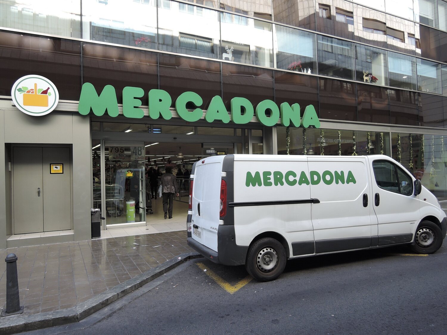 Estallan contra Mercadona por vender este producto antiecologista en sus supermercados