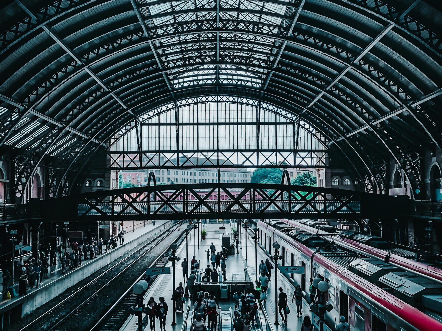 Sale a la luz el tren lleno de pasajeros a punto de colisionar con un convoy en Madrid