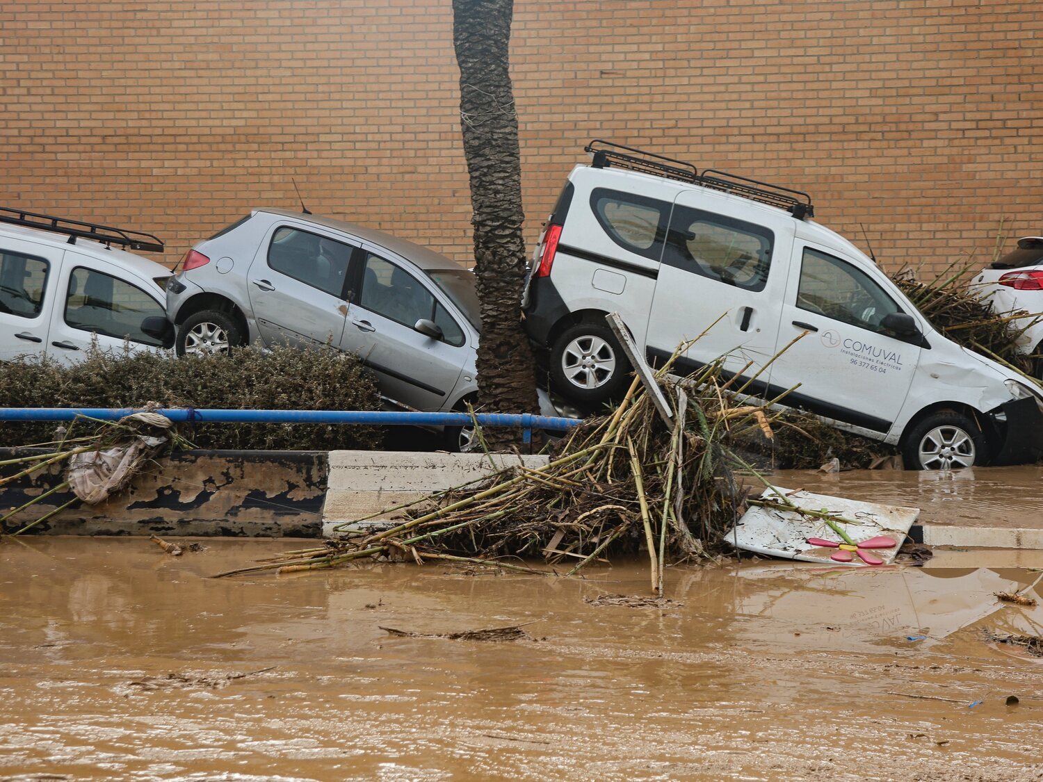 Cataluña activa la alerta roja por tornados y granizo: pide extremar precauciones