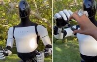 Kim Kardashian sorprende con un robot humanoide de 20.000 euros: abraza, besa y baila