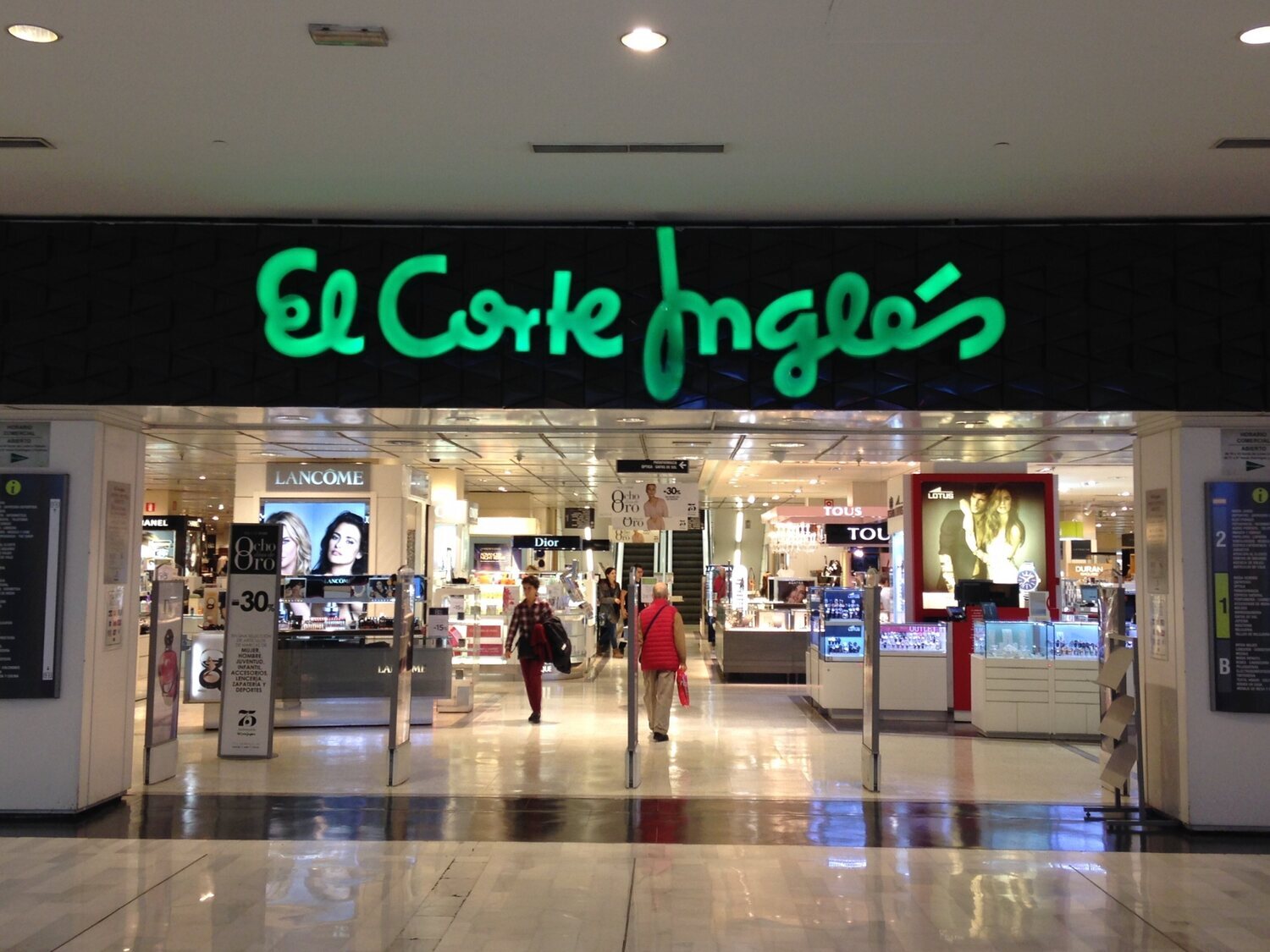 Sale a la luz el brutal giro de El Corte Inglés en sus centros comerciales ante 2025