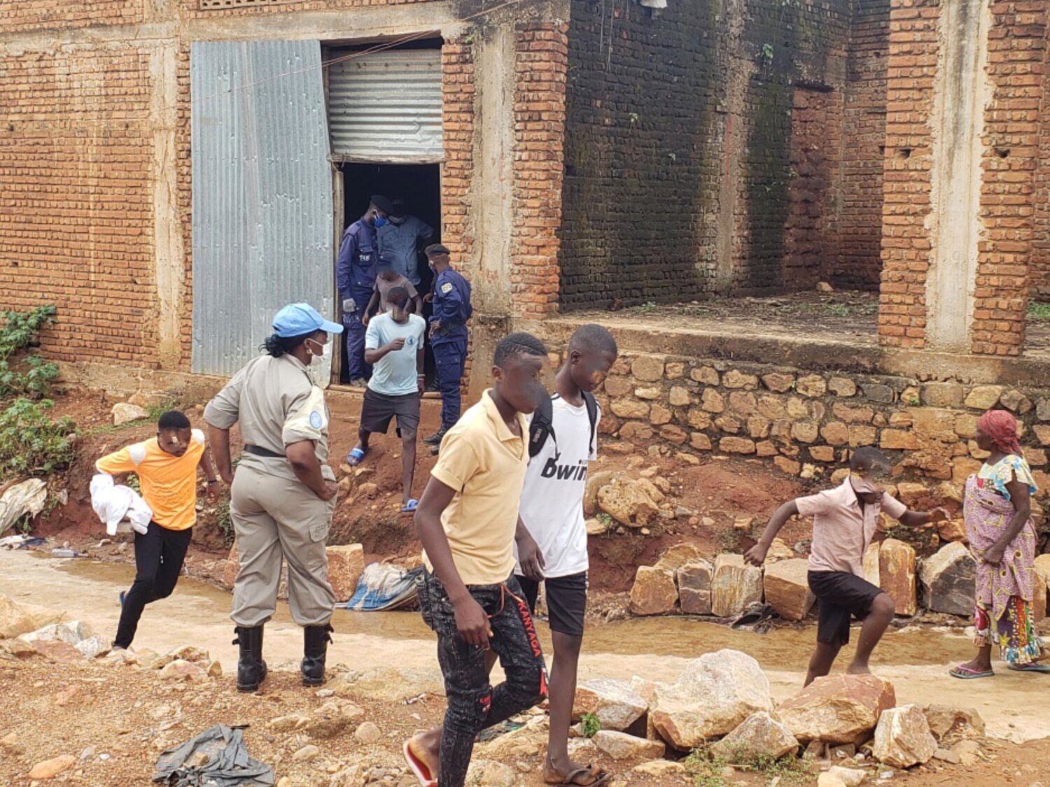 Alerta en el Congo: un brote de una enfermedad desconocida ya deja 143 muertos