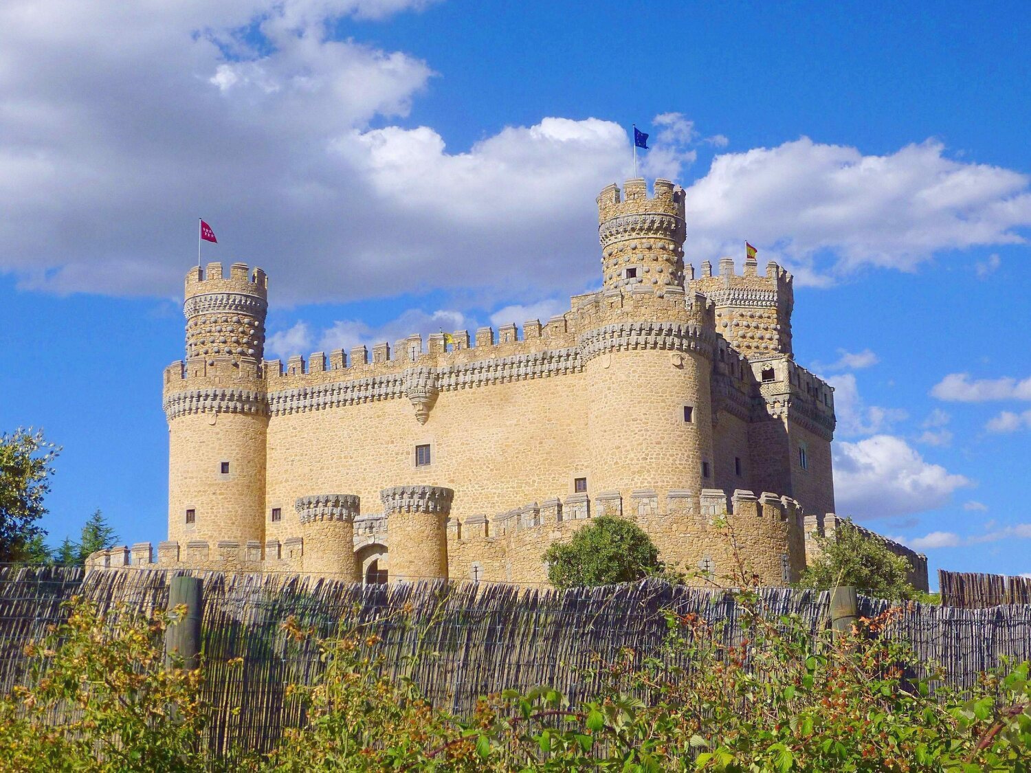 Adiós al castillo de Manzanares El Real: se cierra al público y regresa a la nobleza