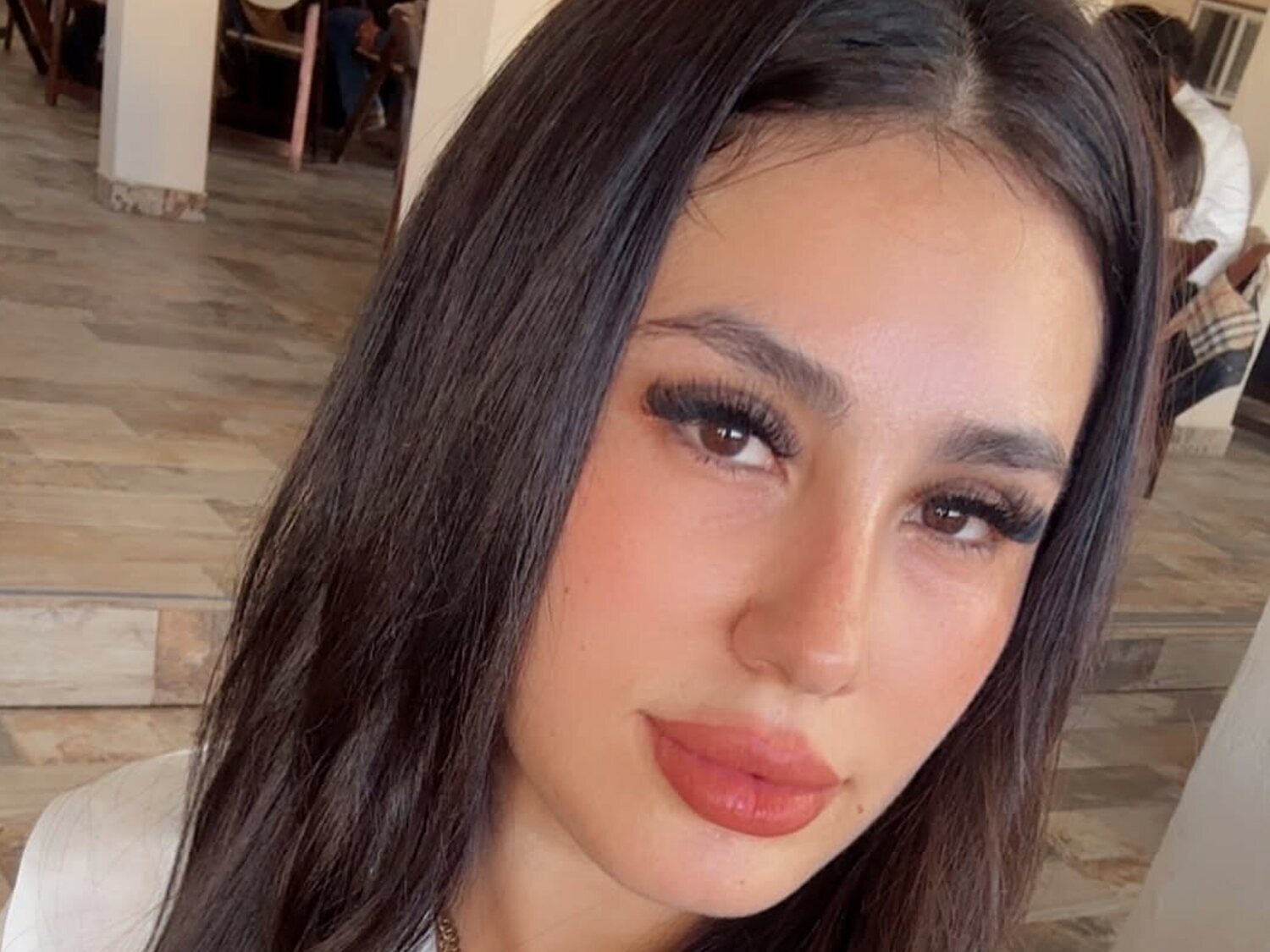 Muere la popular influencer Asli Fernández a los 29 años tras una cirugía estética