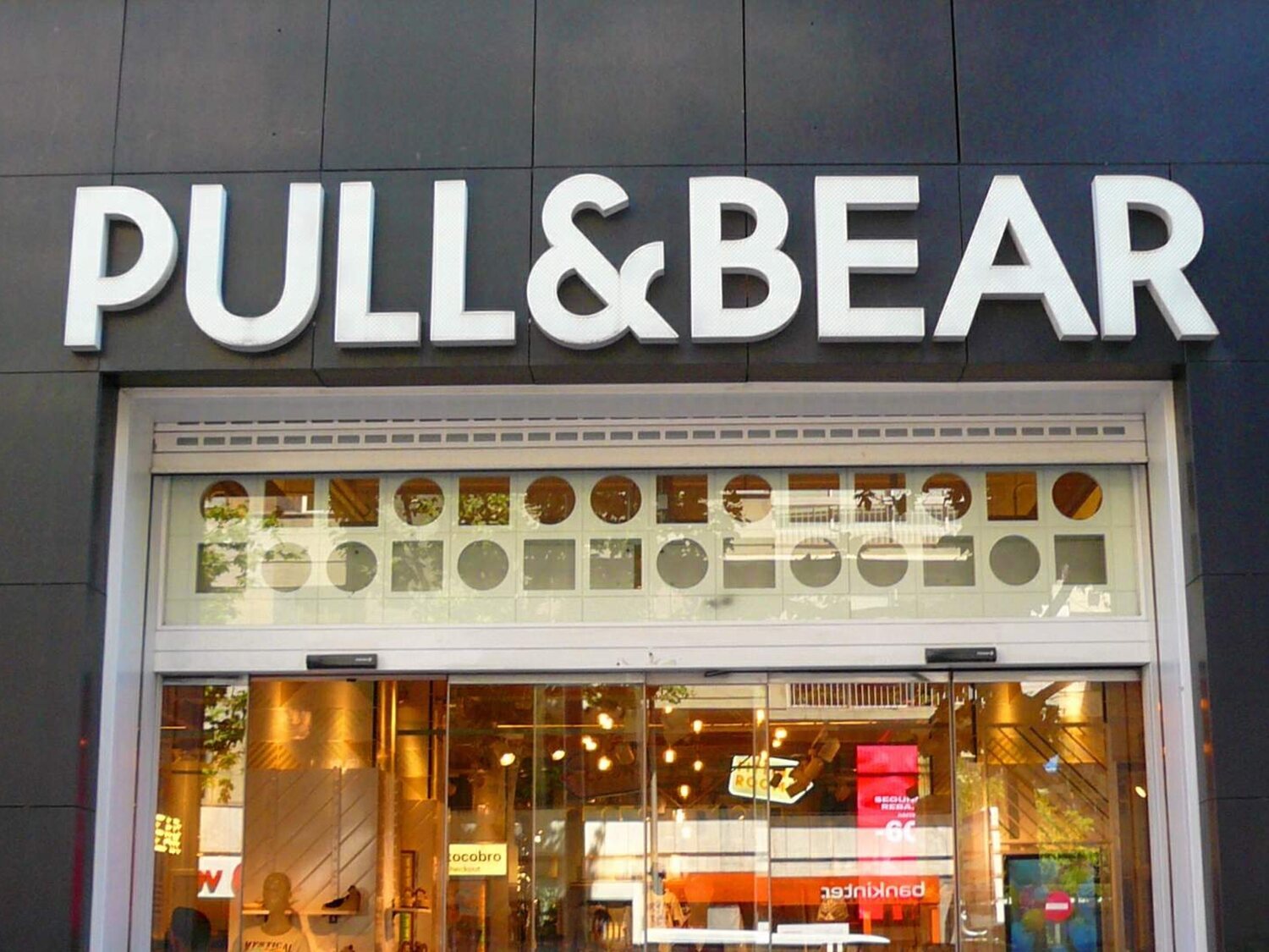 Adiós Pull & Bear: cierra en esta capital de España y desaparece el 25 de enero