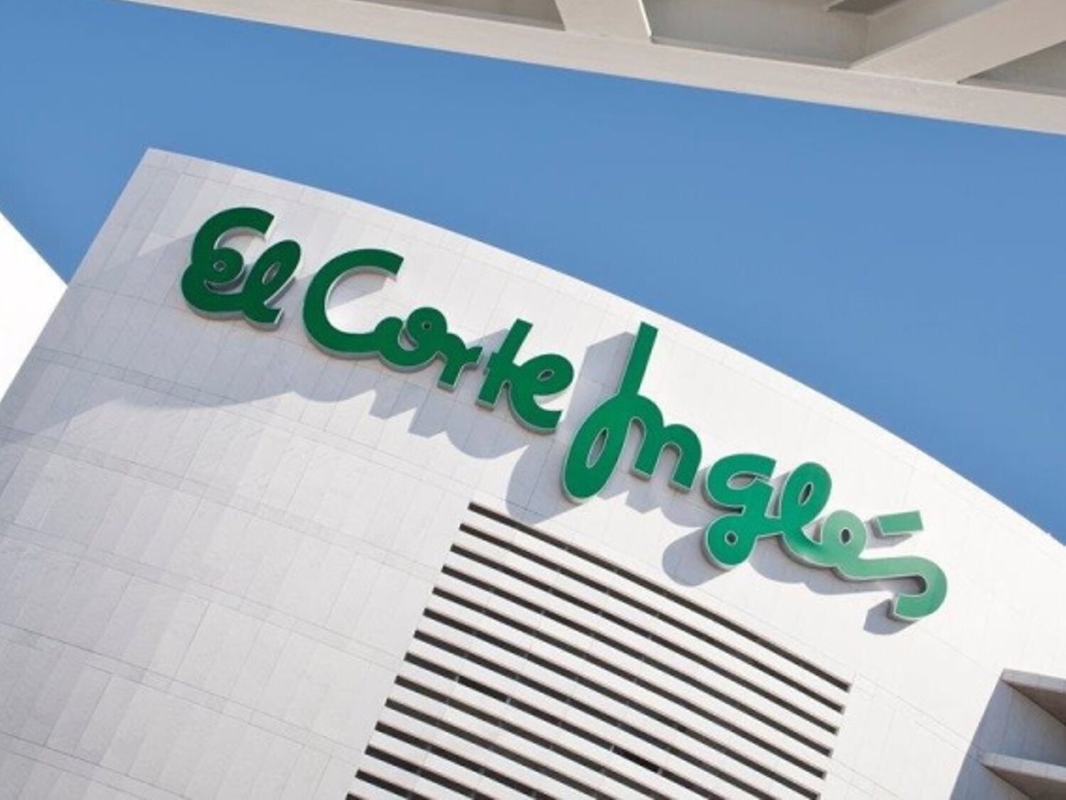 Adiós El Corte Inglés: la multinacional que cierra 216 centros comerciales de golpe