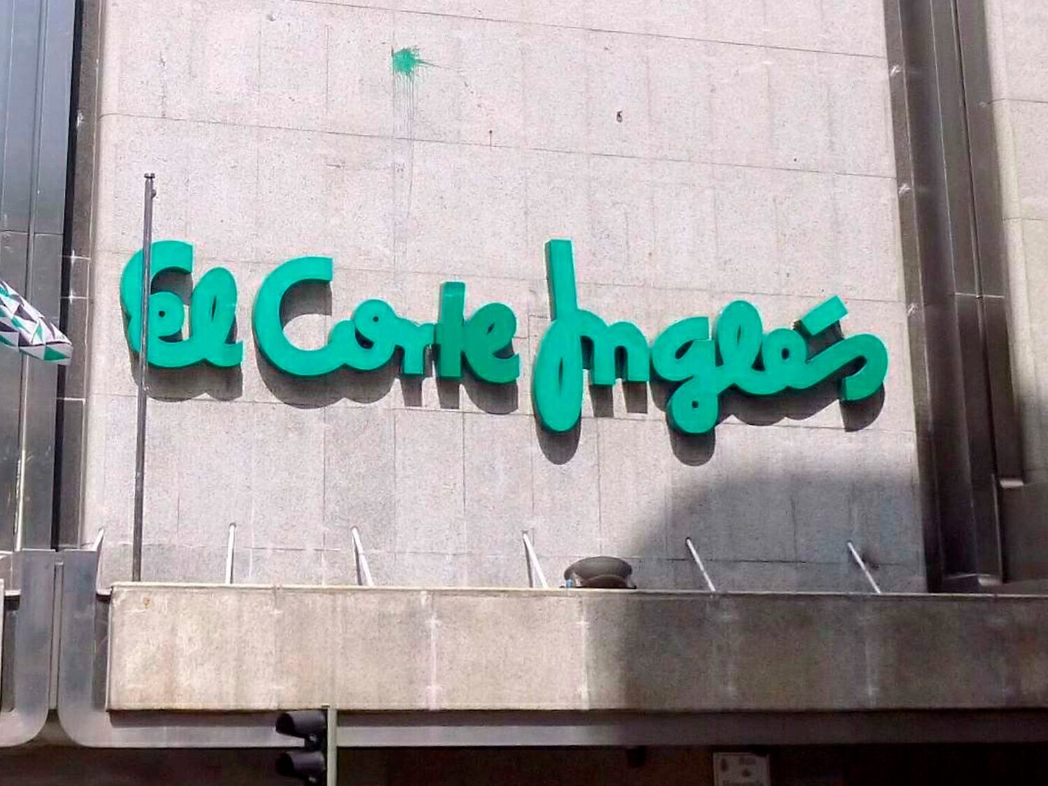 Los edificios de El Corte Inglés, a examen: la curiosa valoración de un influencer