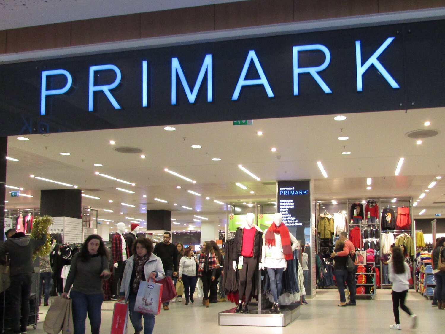 Giro de Primark: su nueva estrategia para competir con Decathlon