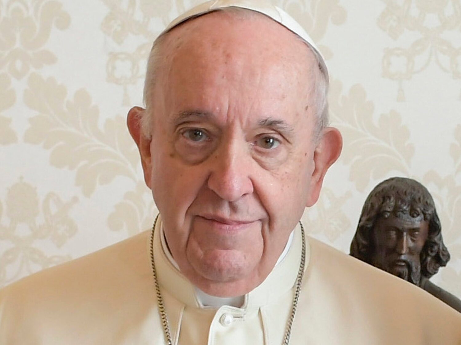 El Papa Francisco, ingresado por una bronquitis