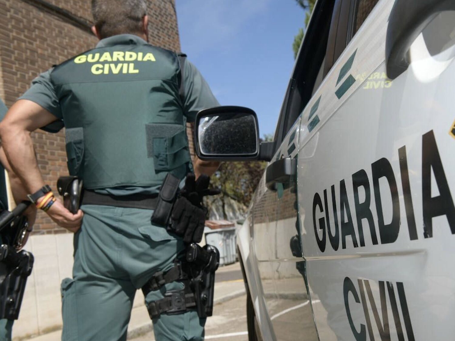 La Guardia Civil avisa: esto es lo que nunca debes tirar a la basura