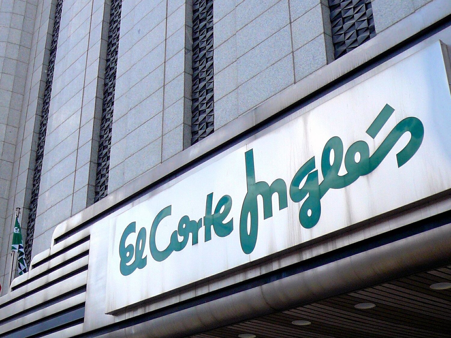 Adiós El Corte Inglés: cierra un histórico centro comercial en Madrid y ya tiene sustituto