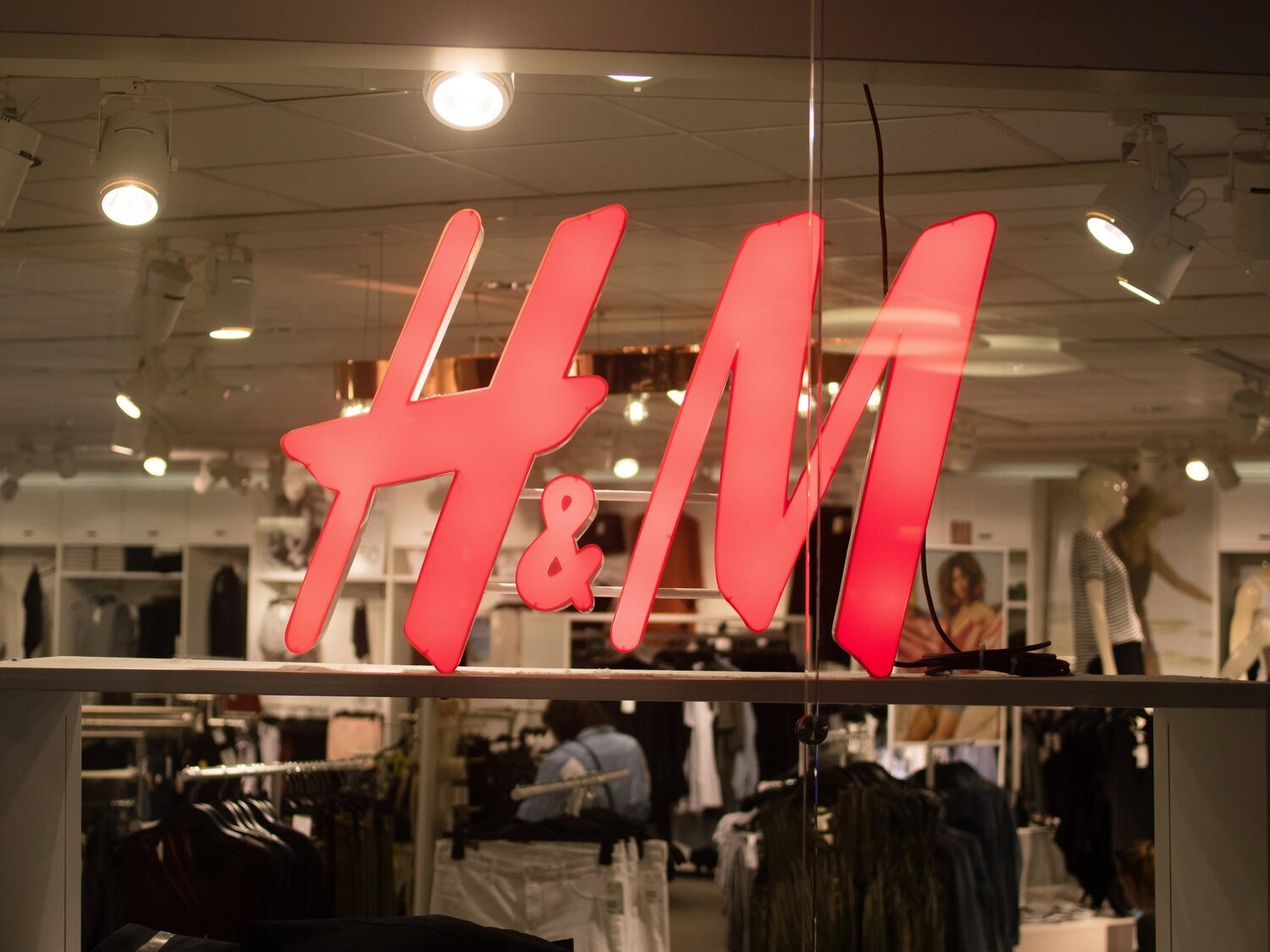 Adiós H&M: cierra este histórico centro en España y desaparece de esta ciudad tras un ERE