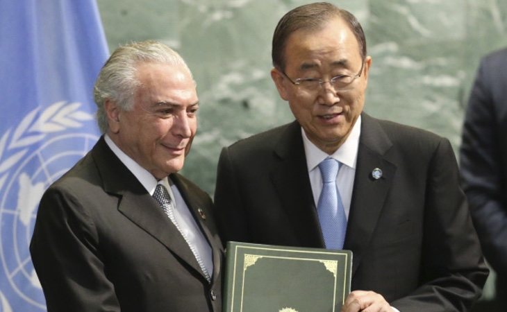 Michel Temer, anterior presidente, y Ban Ki-moon durante una ceremonia del Acuerdo de París