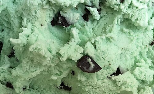 Helado de chocolate y menta