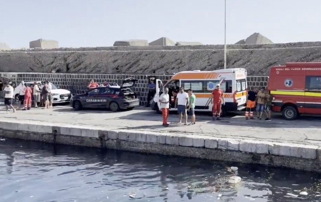 Rescatado un cuerpo tras el naufragio de un velero de lujo en Sicilia: buscan a seis personas