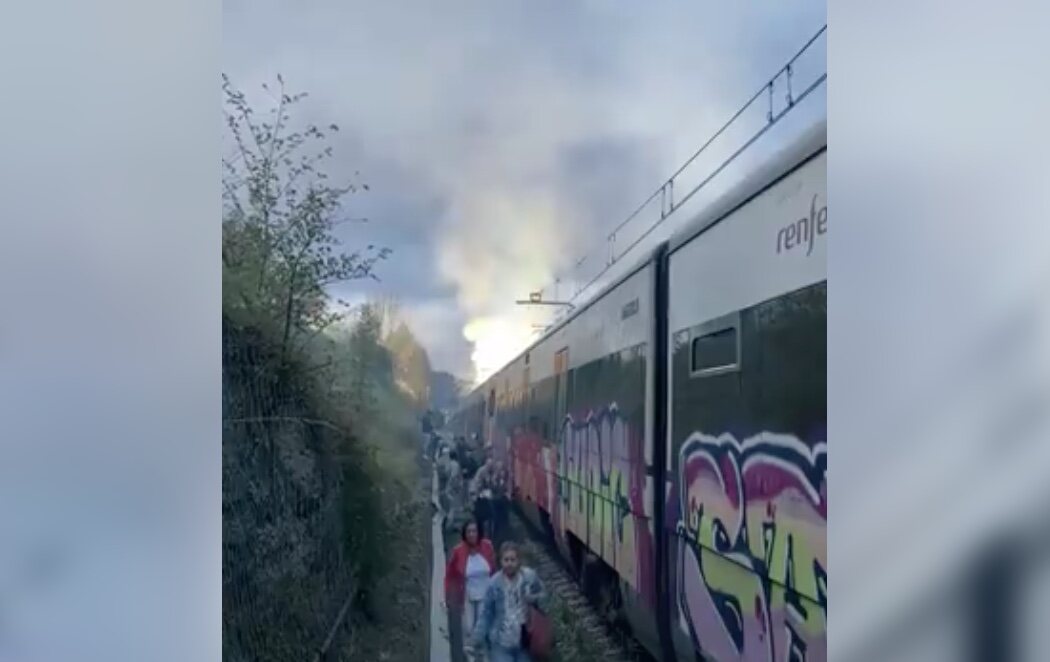 Pánico en el tren: dos heridos en un incendio en Rodalies en Barcelona