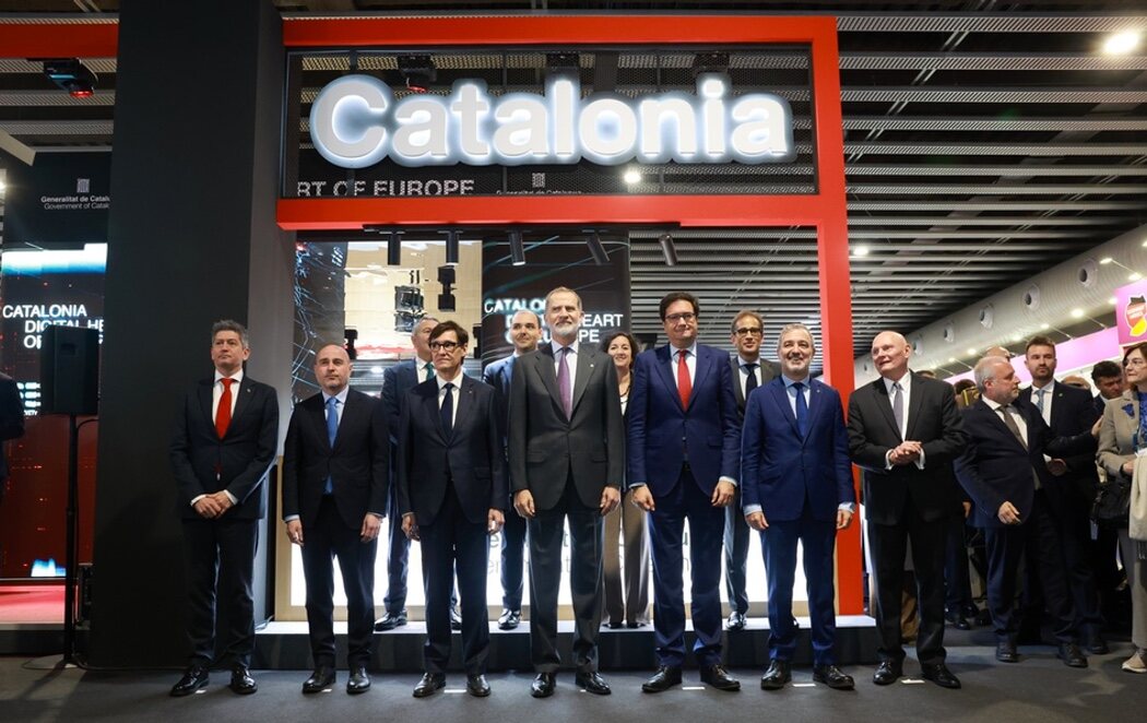 El rey Felipe VI regresa al stand de Cataluña en el Mobile World Congress después de siete años