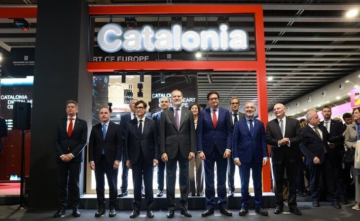 El rey Felipe VI regresa al stand de Cataluña en el Mobile World Congress después de siete años